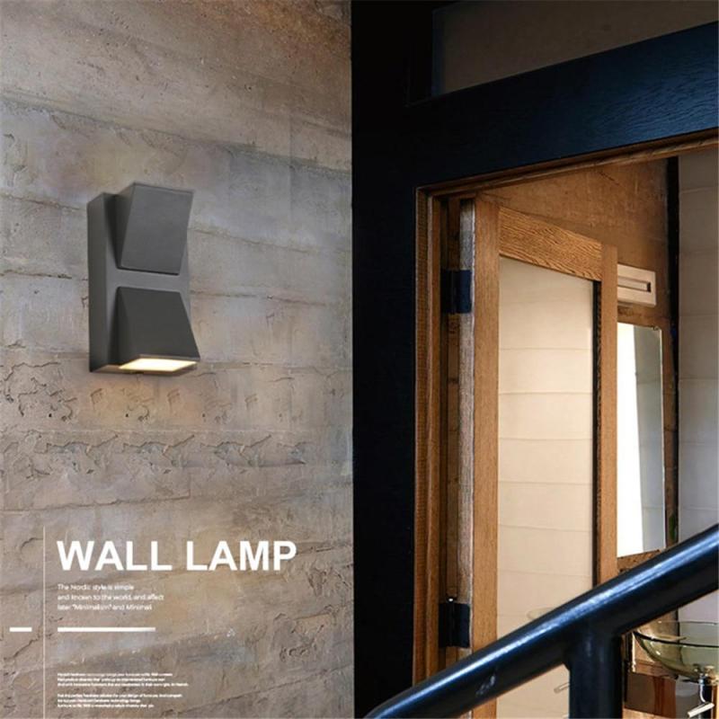 Applique Murale LED Moderne en Métal Noir Vexto